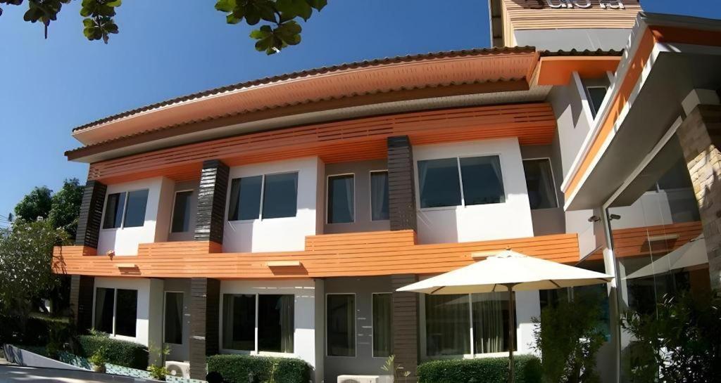 Winhouse Hotel Nan Exterior photo